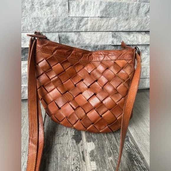 Vilenca Holland Anthropologie BohoCognac Crossbody Bag  Beautiful Woven Leather - Picture 3 of 14